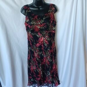 Robbie Bee Vintage Silk dress Size 10P black red brown floral, empire, side zip